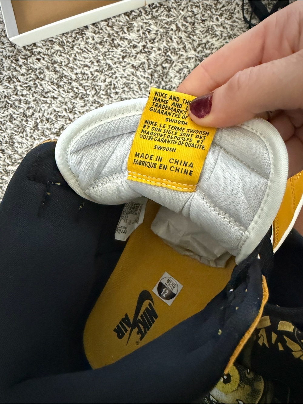 NIB Air Jordan 1 retro high OG ‘yellow ochre’ - Picture 5 of 6